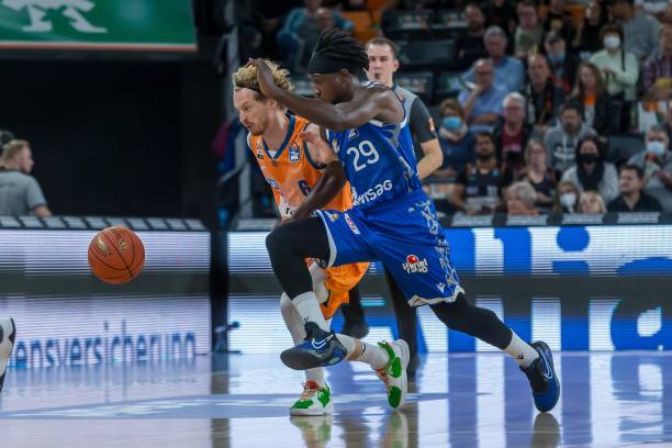 都以抢下防 都以抢下防