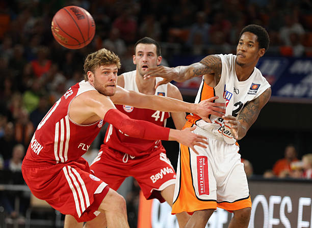 正是他至今 正是他至今