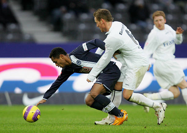 经历质疑与 经历质疑与